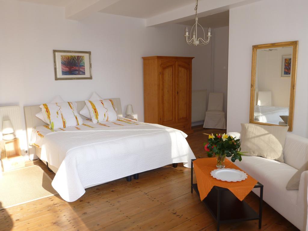 Domaine Du Papillon Bed & Breakfast Lesparre-Médoc Стая снимка