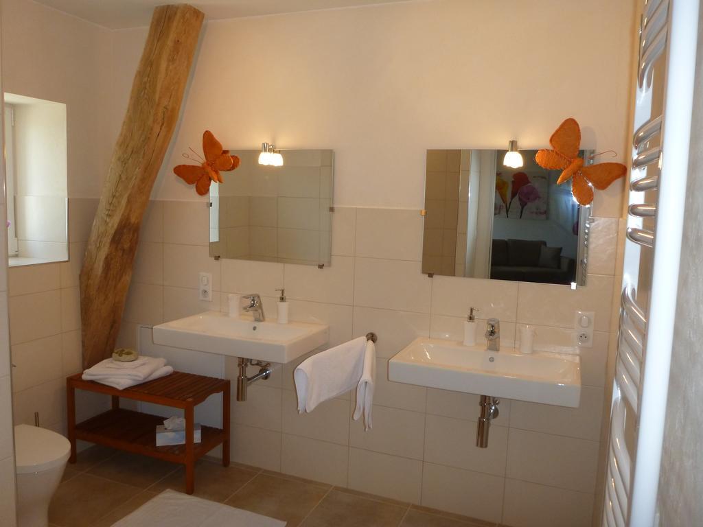 Domaine Du Papillon Bed & Breakfast Lesparre-Médoc Стая снимка