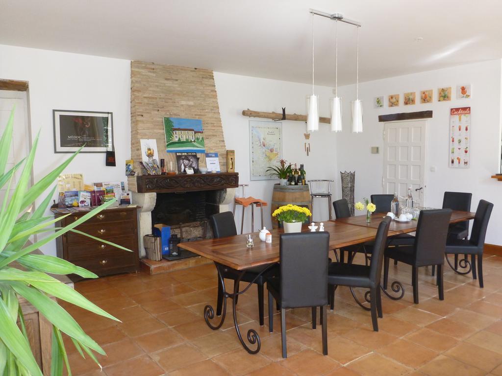 Domaine Du Papillon Bed & Breakfast Lesparre-Médoc Екстериор снимка