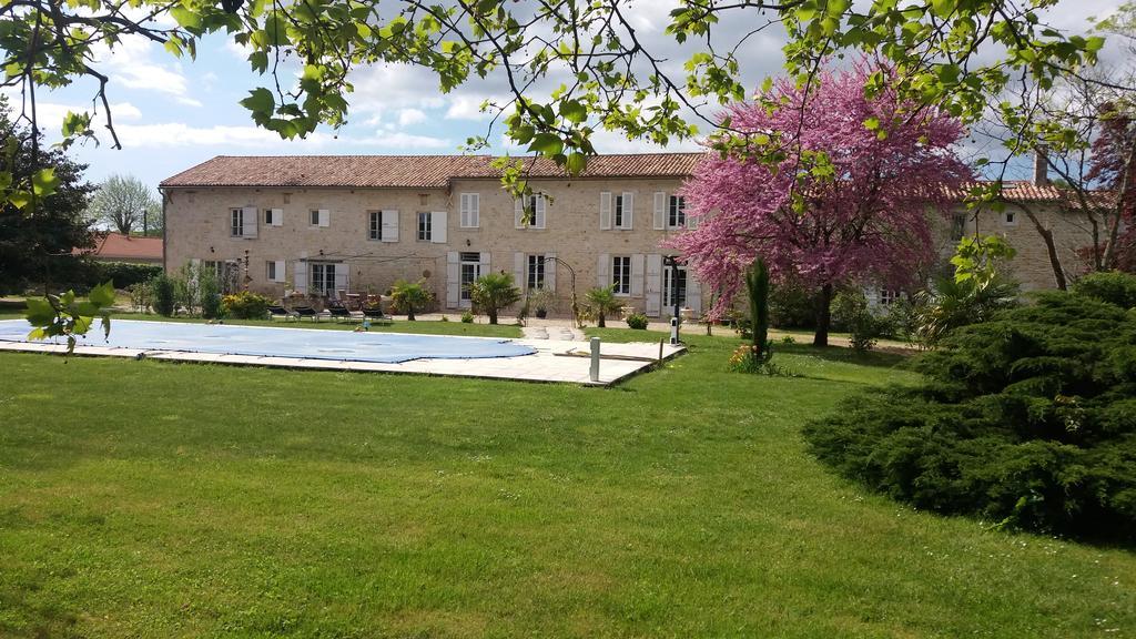 Domaine Du Papillon Bed & Breakfast Lesparre-Médoc Екстериор снимка